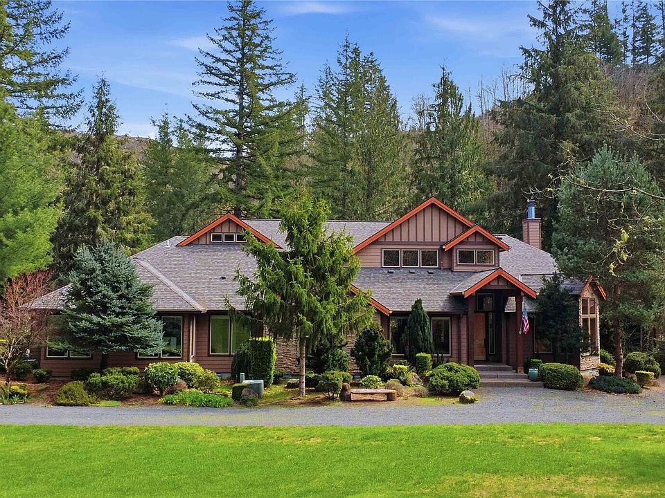 1st image of 125 Royal Coachman Lane