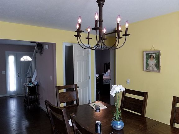 3rd image of 451 Hillcrest Dr