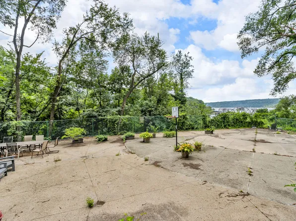 2465 Palisade Avenue image 23 of 27