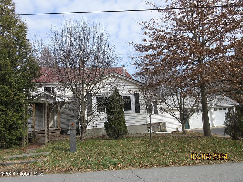 3rd image of 52 Riverside Drive