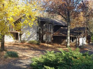 808 Mason Wood Dr, Saint Louis, MO 63141