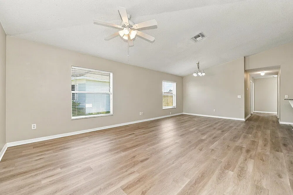 3 bed, 2.0 bath, 1473 sqft, $2,030 — Photo 3