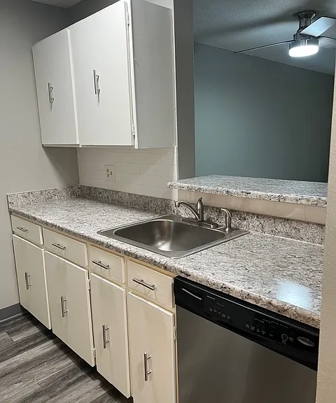 2231 S Vaughn Way #219B — Photo 8