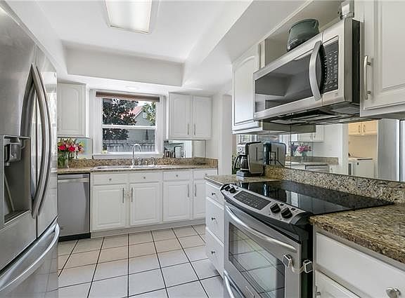 2nd image of 21 Caribbean Ct #21