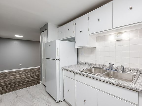 4th image of 5310 N Chester Ave APT 102