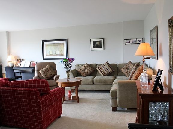 2nd image of 7033 N Kedzie Ave APT 711