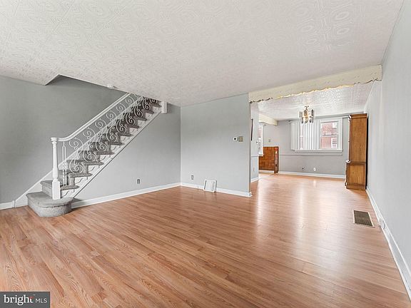 4th image of 2742 Elbridge St