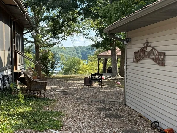 2880 Twin Rivers Pt, Camdenton, MO 65020