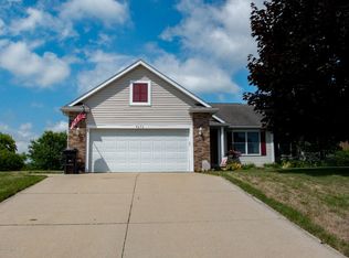 8673 Grainery Rd SE, Caledonia, MI 49316