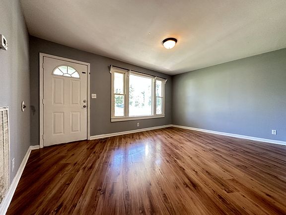 5th image of 496 Louisiana Ave