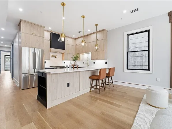 134 Hancock Avenue image 5 of 19