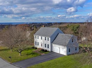 129 Stonegate Dr, Portsmouth, RI 02871