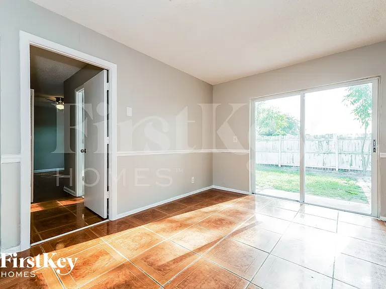 6004 Westfall Rd — Photo 6