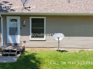 402 E Pleasant View Dr, Des Moines, IA 50315