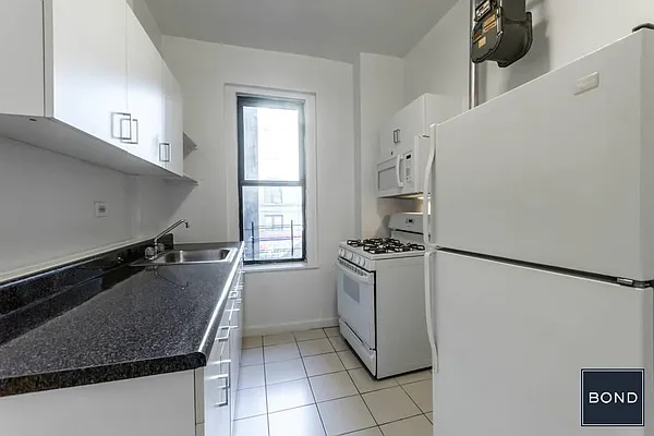 Rented by Bond New York | media 15