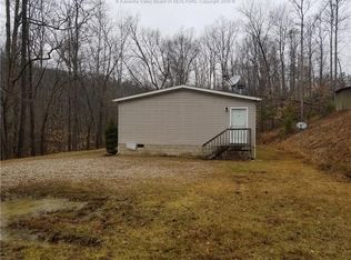 13841 Elk River Rd N, Clendenin, WV 25045