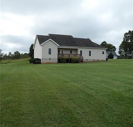 3rd image of 111 Heathrow Ln