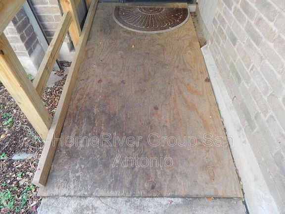 5th image of 6038 Bloomwood St