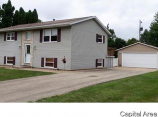 1442 Oriole Dr, Galesburg, IL 61401