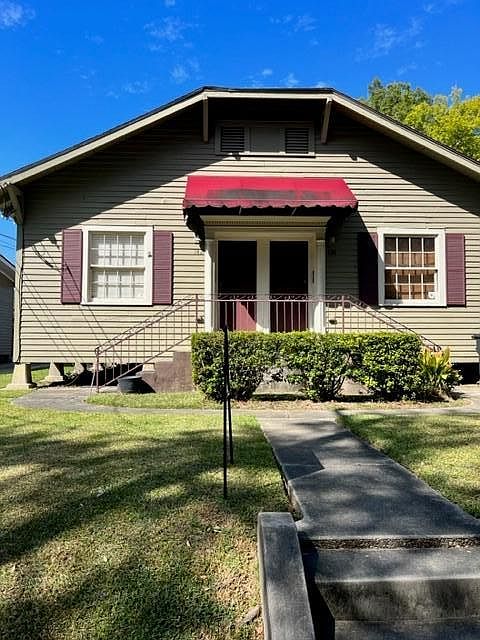 1st image of 142 Bedford Dr #142