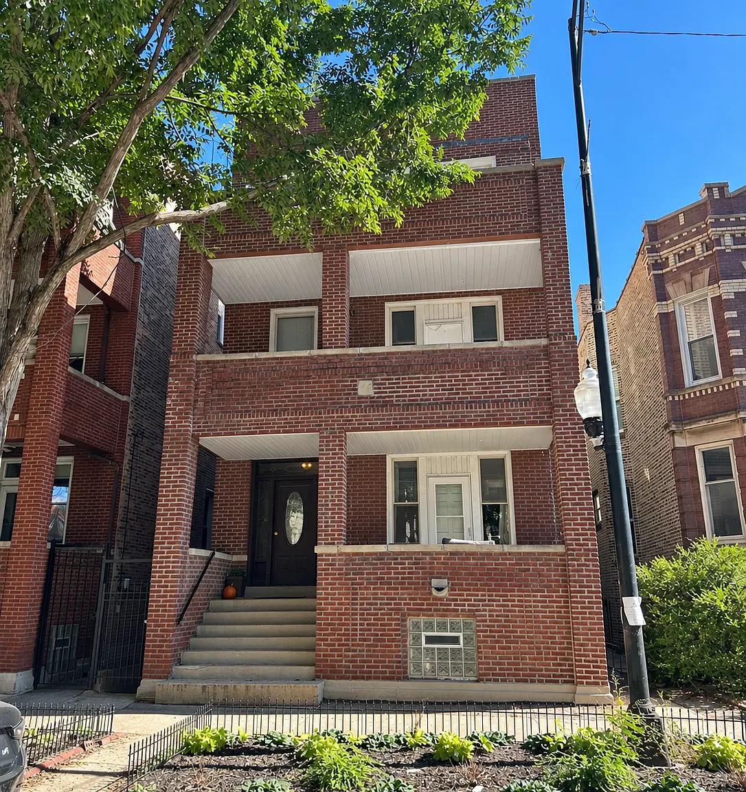 3 bed, 1500 sqft, $2,995 — Photo 2