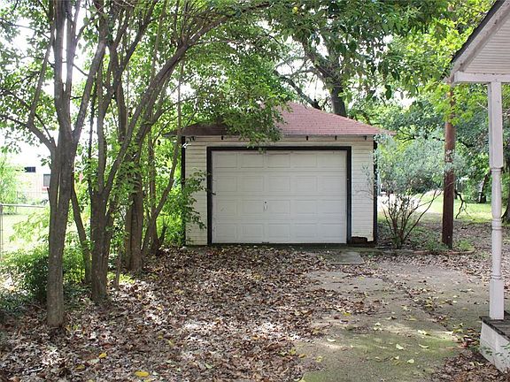 2nd image of 625 Dunn St