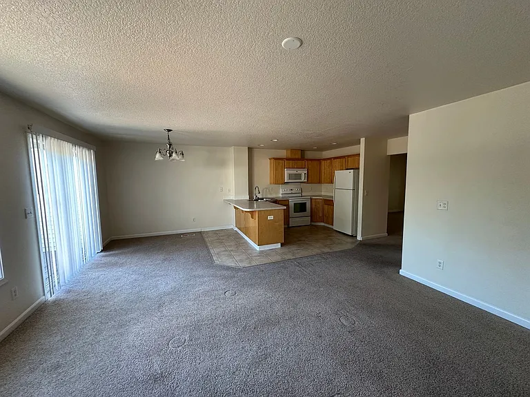 3324 Mia St NE — Photo 12