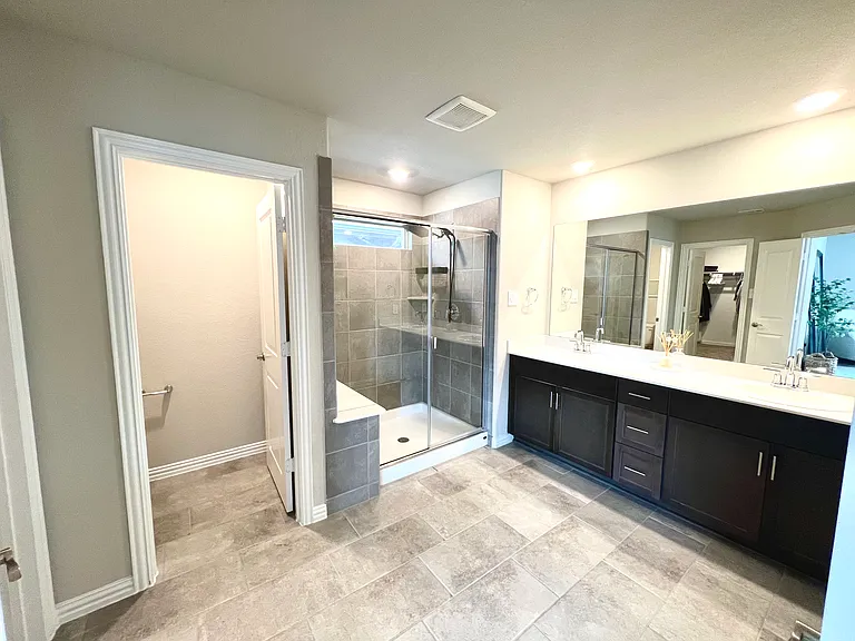 2629 Gateway Ave — Photo 10