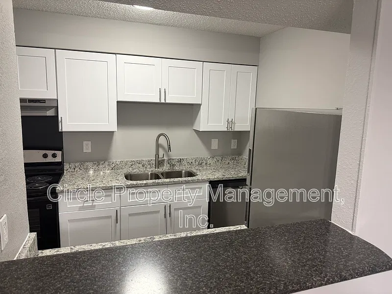 Reserve at Fairway Hills — Photo 2