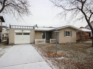 134 Channelsyde Dr, Algonac, MI 48001