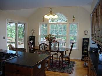 5th image of 921 Saratoga Dr