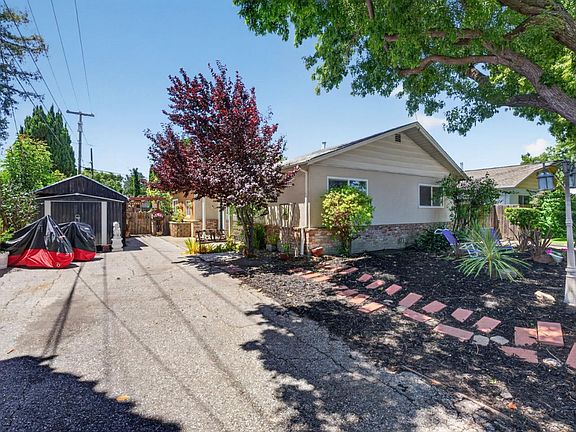 3rd image of 508 Tyrella Ave
