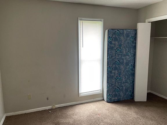 4th image of 3340 Cloudland Dr