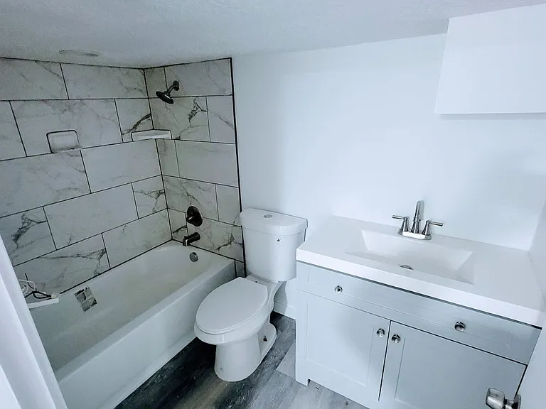 184 W Center St #B — Photo 7