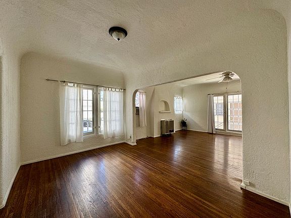 4th image of 152 S Crescent Dr #731e5f1b4