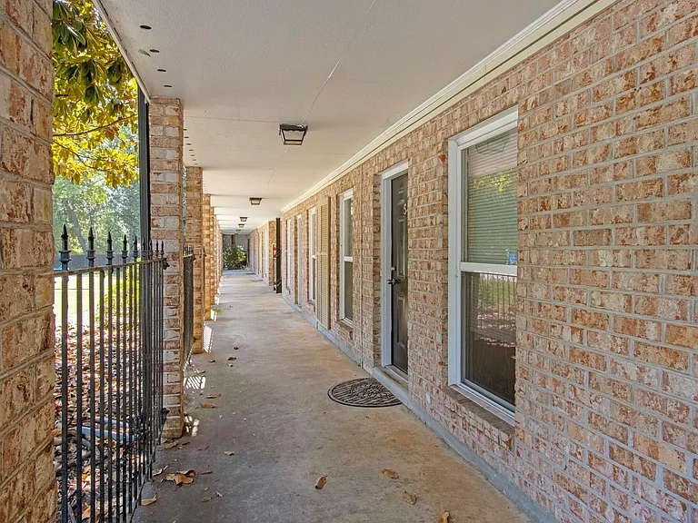 Hickory Ridge Apartments — Photo 5
