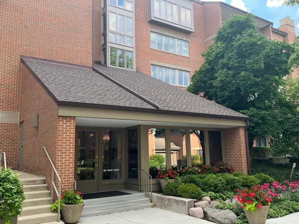 44 Park Ln Unit 133, Park Ridge, IL 60068