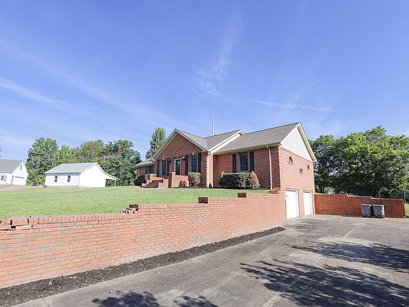 4th image of 6415 Waid Cir