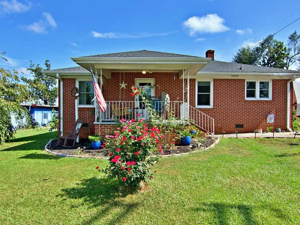 103 Daniel Ave, Seneca, SC 29678