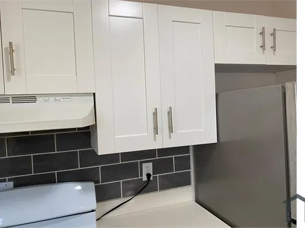 12320 NE 4th Ct APT 8, Miami, FL 33161