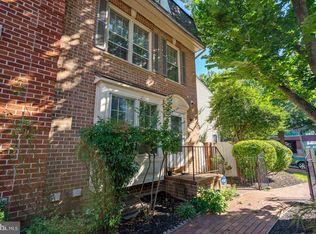 1028 N Monroe St, Arlington, VA 22201