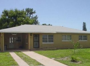 2401 S Radcliffe Pl, Bradenton, FL 34207