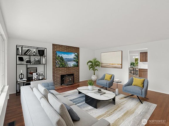 4th image of 16430 65th Avenue W
