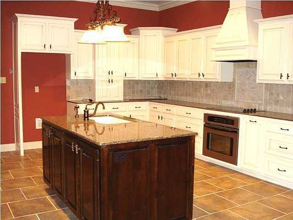 2nd image of 111 N Montauban Dr