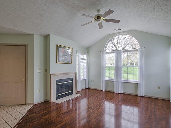 2nd image of 130 Whippoorwill Ln