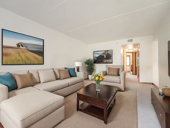 3rd image of 15850 Laramie Ave APT 101