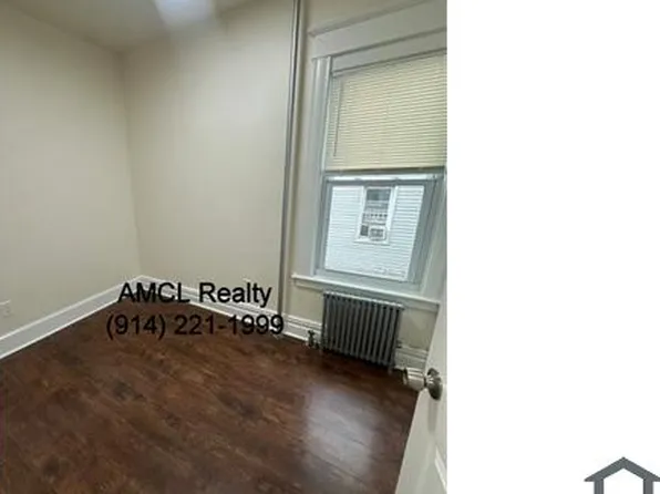 7 Jones Pl, Yonkers, NY