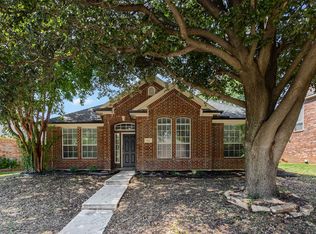 812 Pinnacle Cir, Lewisville, TX 75077