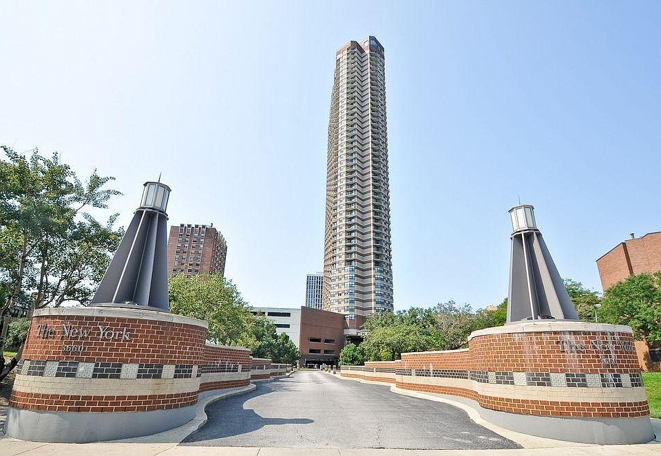 1st image of 3660 N Lake Shore Dr APT 1106