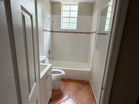 3rd image of 329 NW 11th Ave #2